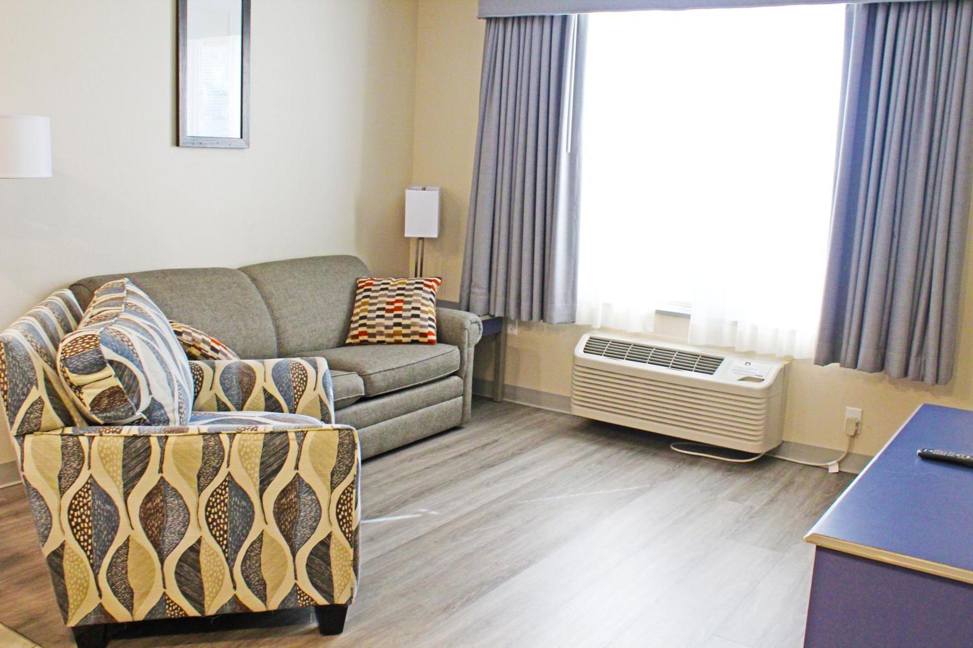 Independence Stay Long Term And Suites Marinette Exterior photo